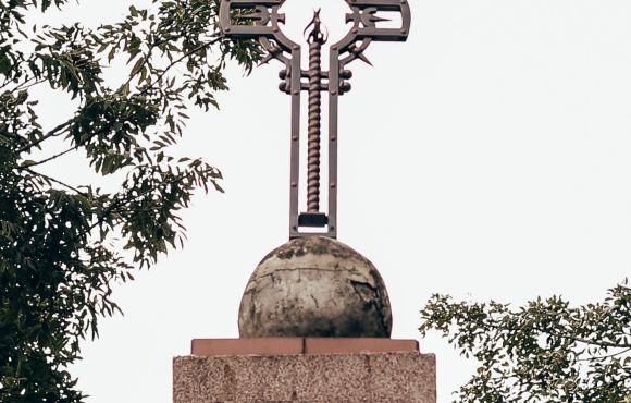 Меморіали та пам’ятники
